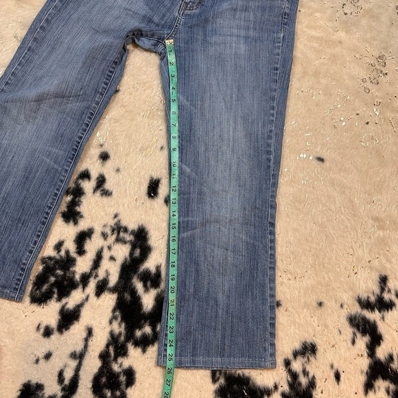 White House Black Market Women’s Vintage Low Rise Embroidered Denim Jean Size 10 - Picture 7 of 13